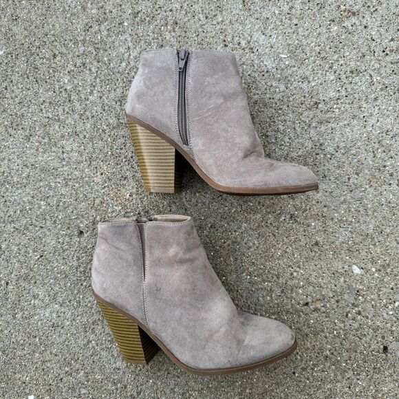 Banana Republic Ankle Booties Womens 8 Taupe Suede Almond‎ Toe Side Zipper Boots - Picture 1 of 8